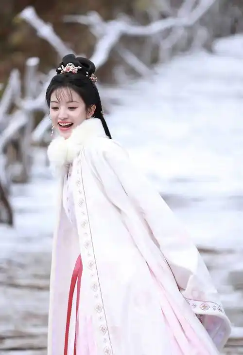 田曦薇卿卿日常剧照合集