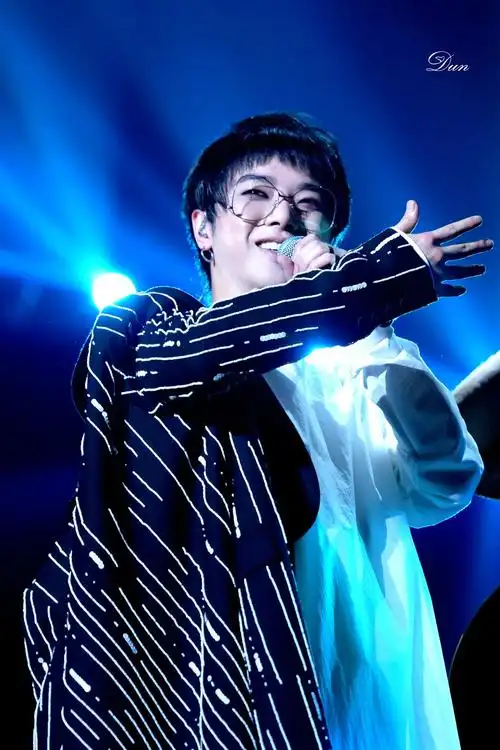 华晨宇 2016 8.21 火星演唱会上海站 高清壁纸