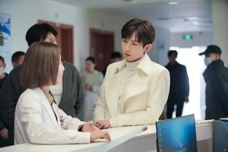 开播仅11天,就拿下两个热播第一,成毅张予曦这部甜宠剧精彩连连