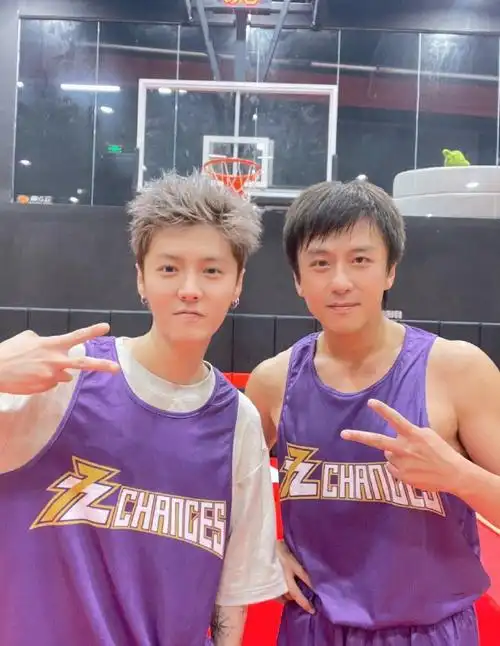 邓超用鹿晗歌配图