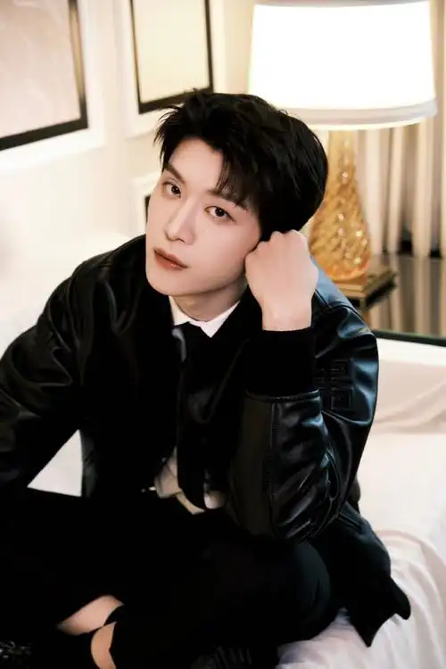 范丞丞超话#腾讯视频星光大赏#用潮流和时尚装点星光之夜,@范丞丞adam