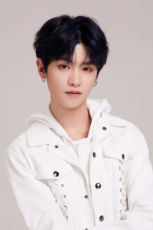 李权哲朱正廷黄新淳黄明昊justin高清图片