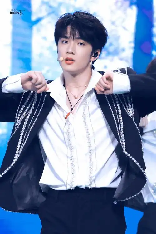 刘耀文超话3836383936353835 中秋晚会@时代少年团