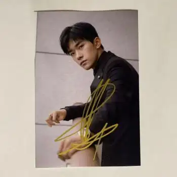 易烊千玺亲笔签名照周边tfs四字弟弟千玺同款亲签6寸明信片钜惠12