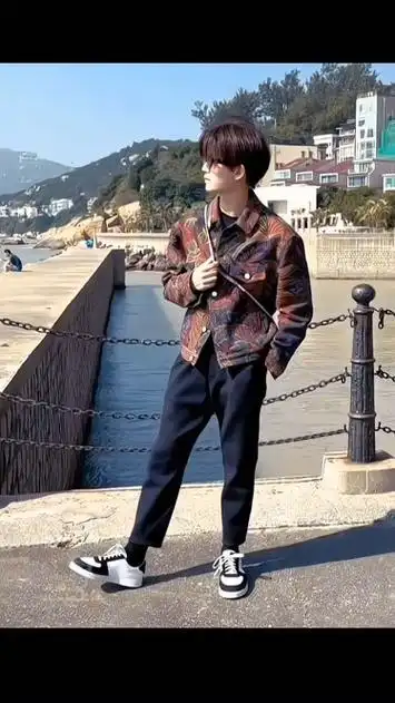 任嘉伦 澳门出游记 爱翘jiojio的超哥,脚翘完手翘,哈哈,笑s我了