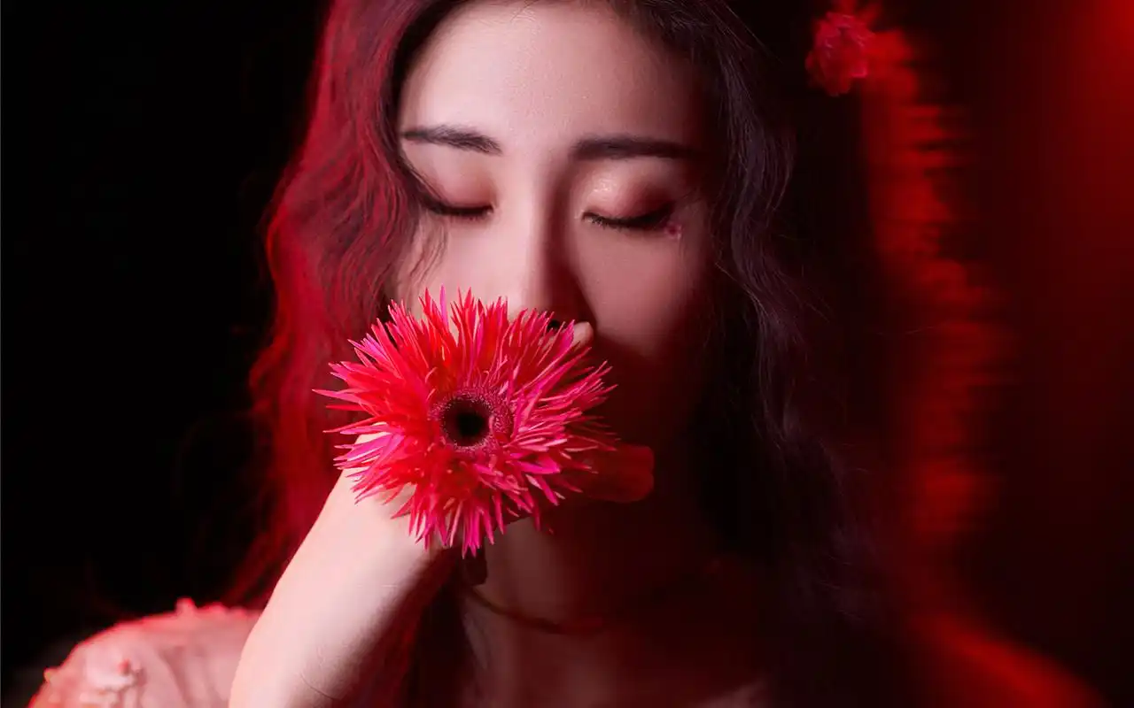 张碧晨唯美性感写真图片桌面壁纸