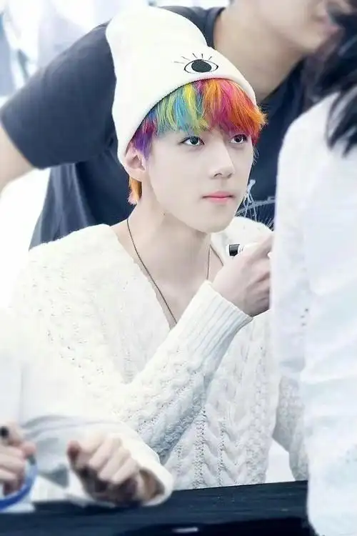 彩虹鹦鹉头时期的67吴世勋