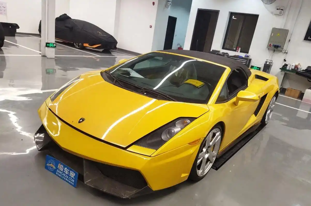 50万兰博基尼,停了半年无人问!有钱修不起?