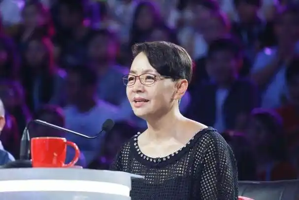 英达老婆梁欢个人资料简介(英达老婆梁欢现在照片)(1)