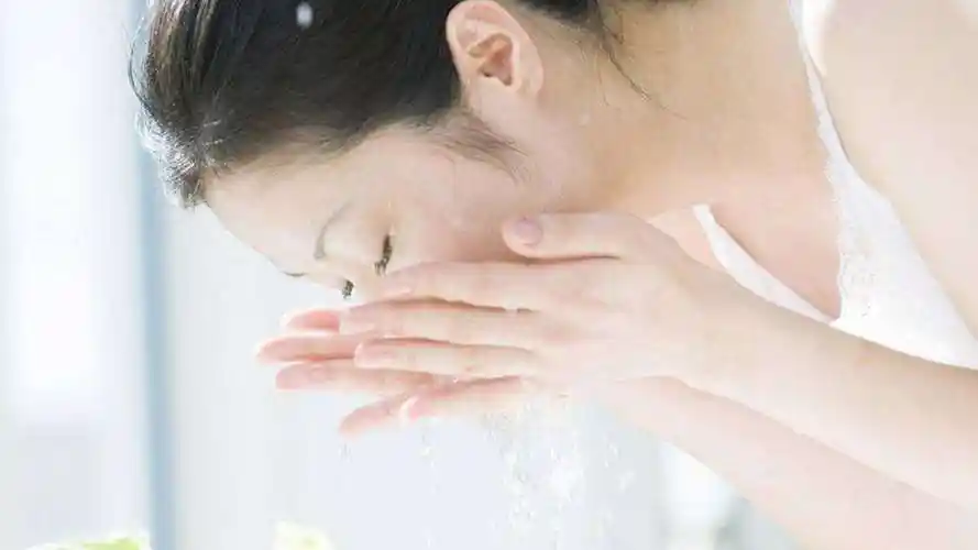 【洗面奶一天洗几次脸最好】 - 乐乐问答