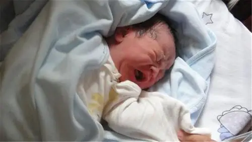 "丑娃"刚出生就遭家人嫌弃,护士却说好看,一个月后:幸好没扔|胎儿|新