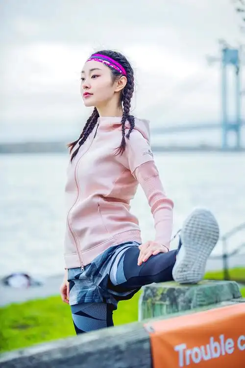 宋轶纽约跑马拉松运动风的小仙女身材抢眼