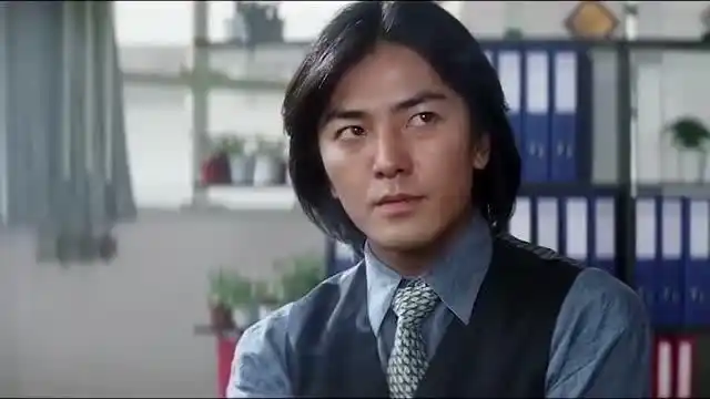 电影:长官给郑伊健看文件,没想到文件是全英文的,郑伊健霸气应对