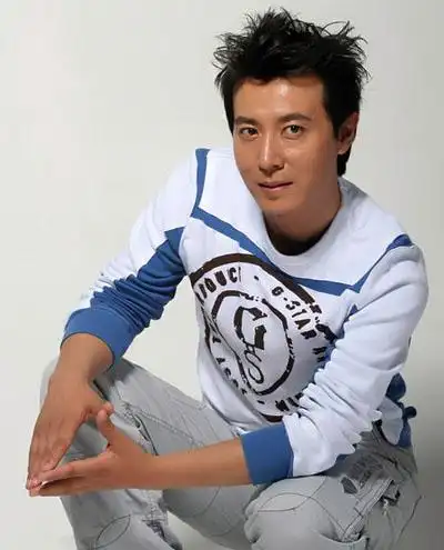 于洋简介于洋,河南开封人,中国国家话剧院演员,1991年进入上海戏剧