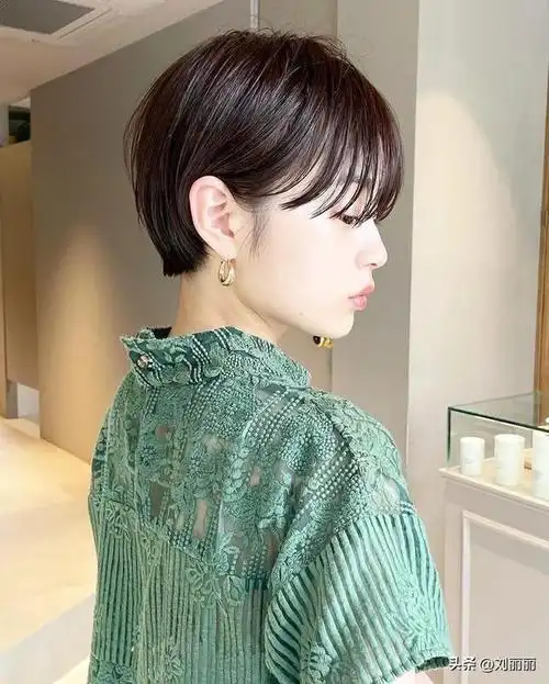 发型剪来剪去,最值得尝试的还是短发,美到无可挑剔
