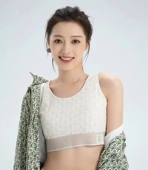 《平凡之路》王秀竹:撞脸全智贤,被称剧抛脸,30岁爱家人爱事业胜过爱