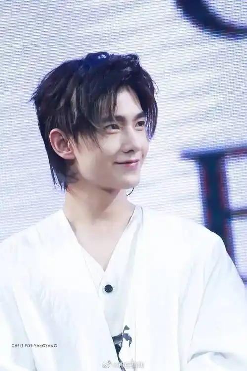 杨洋汤圆节自拍