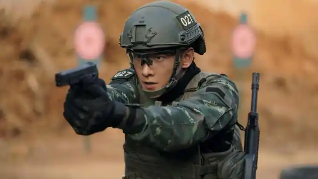 电视剧《特战荣耀》中,杨洋出演特种兵燕破岳. 受访者供图