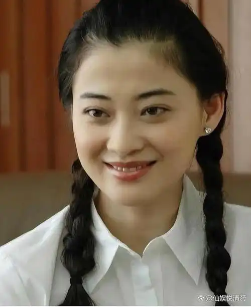 人到中年越来越凶,年轻时不可比拟,从梅婷到古天乐"殊途同归"