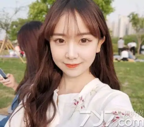 薄刘海和空气刘海的区别反正都惹人爱