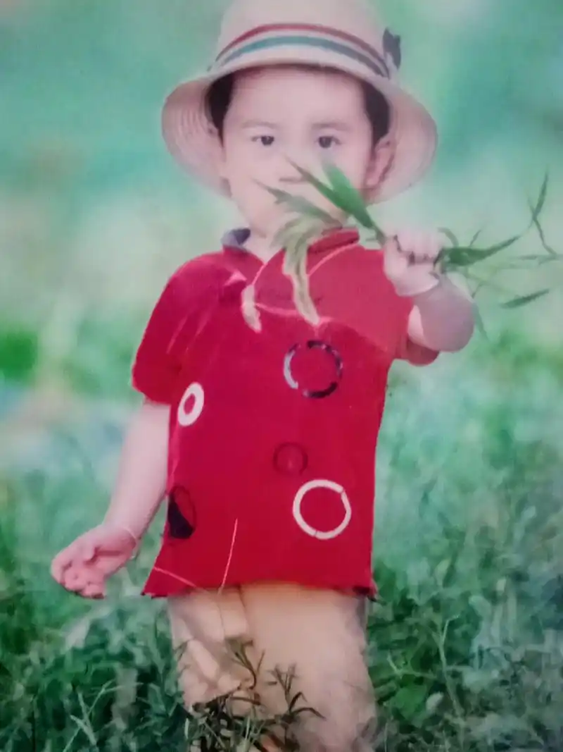 旧时光老照片 #小时候的样子 #看着你一天天长大  - 抖音