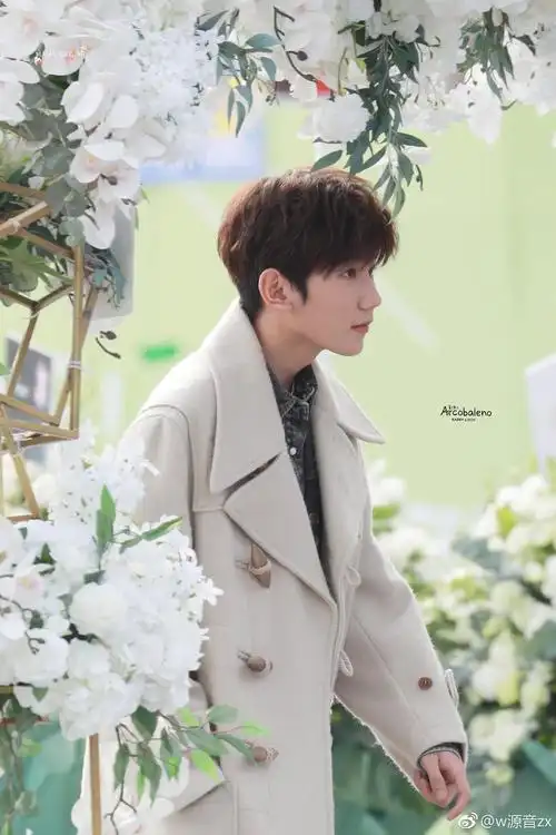 最美侧颜照大赛 王源必须拥有姓名