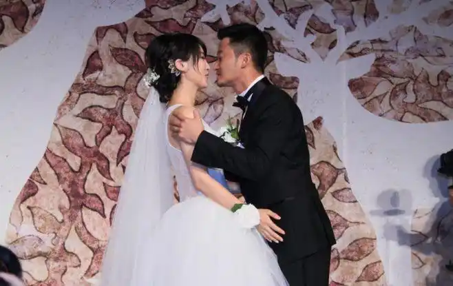 吴京&谢楠幸福完婚 - 吴京&谢楠幸福完婚婚纱照欣赏