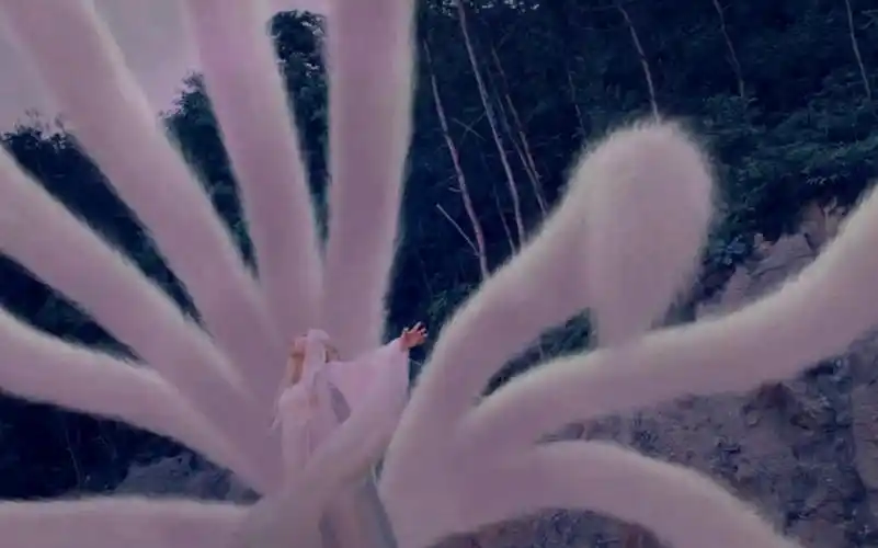 苏妲己为了教训纣王,现出九尾狐原形,纣王的反应却让人意外!