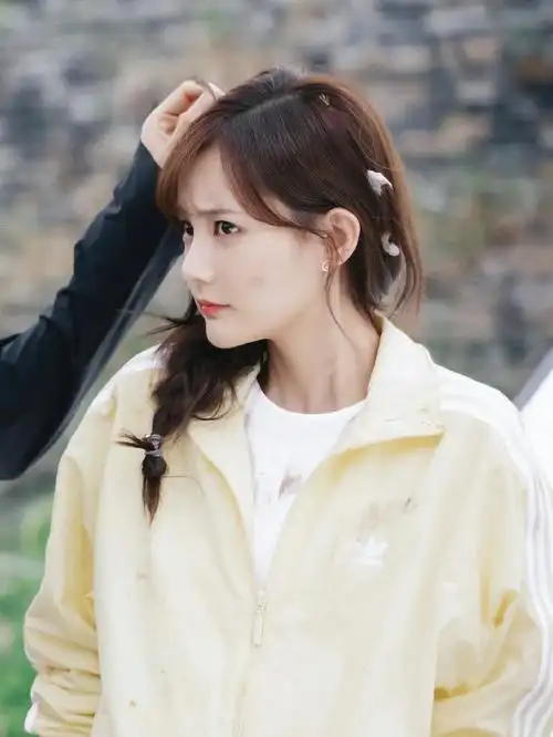 李一桐出道六周年快乐