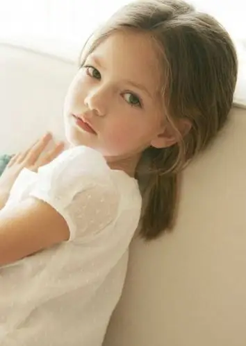 《星际穿越》的女儿扮演者是小美人mackenzie foy,4
