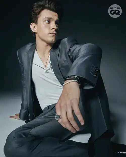 组图小鲜肉变肌肉男蜘蛛侠汤姆赫兰德绅士风杂志大片