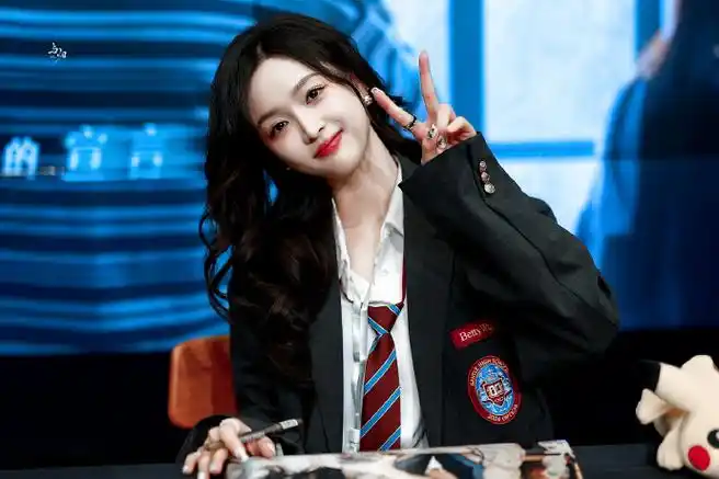 吴宣仪学院风女高