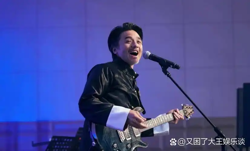 冯德伦舒淇中式婚礼 冯德伦在舒淇48岁生日时,策划了一场精心设计的