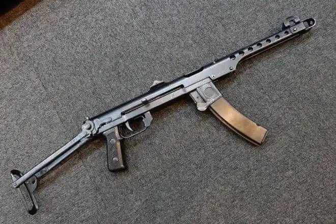 中国只造了两年就停产的二战最优秀冲锋枪志愿军手中的法宝54式