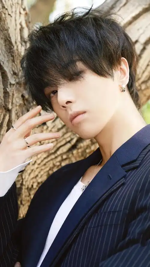 华晨宇壁纸微信朋友圈背景图,文字背景图,图片大全