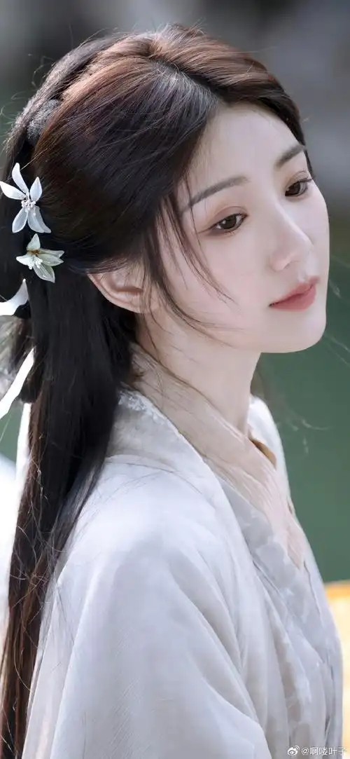 毛晓彤超话今日份的壁纸来咯!