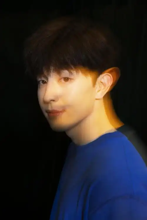 邓伦蓝色短t帅气图片写真210