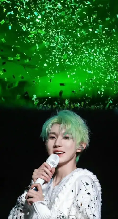 王源头发漂的都滋毛了##王源客厅狂欢巡演##姨妈碎碎念