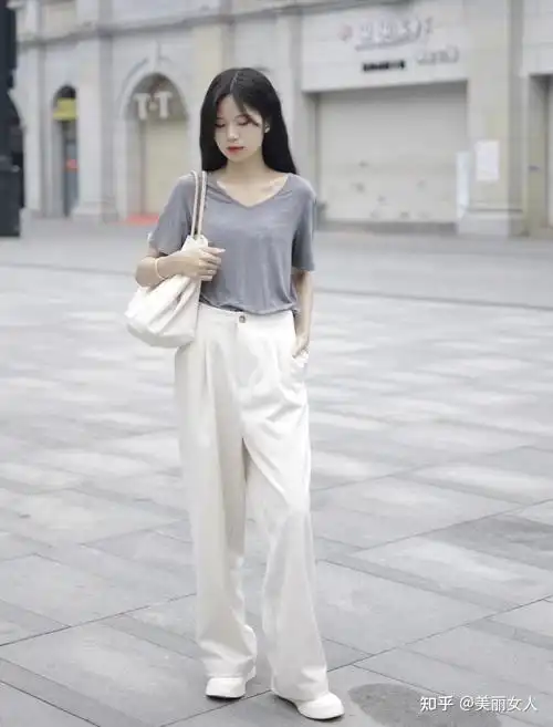 白色阔腿裤怎么搭配衣服和鞋子好看
