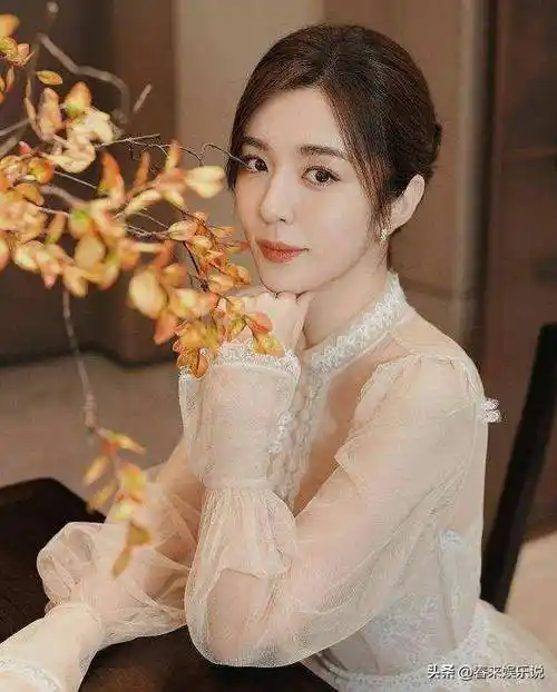 这4位演技派明星,亲爹都捧不红,杨蓉因不拍策划错失大火机会_王晓晨