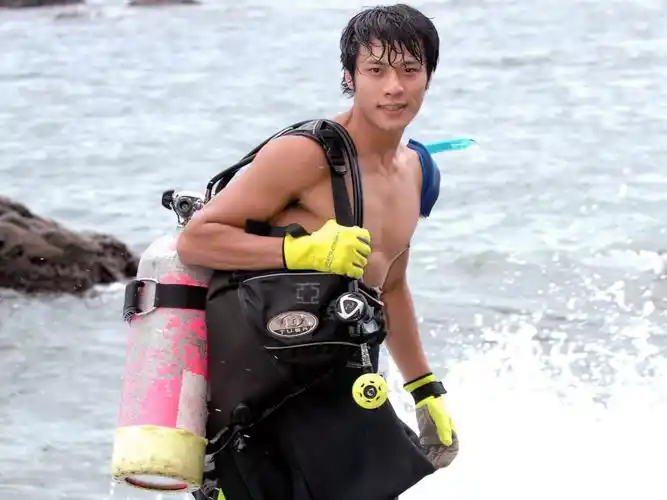 张睿家写真图片-自制240x320壁纸.高清大图-明星写真馆n63.com