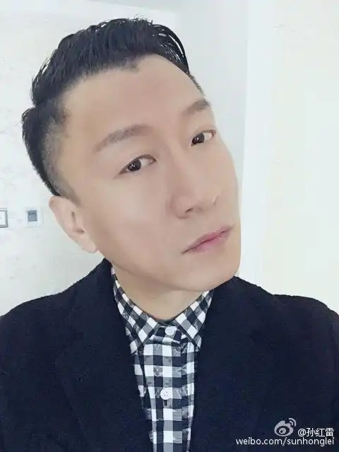 孙红雷晒自拍称想唱歌 网友:你帅你说了算