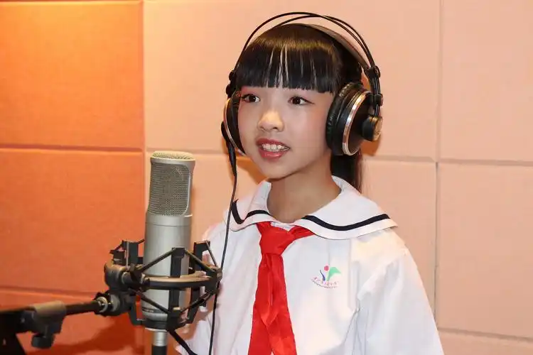 校园小歌手康佳馨2018首支单曲歌唱祖国全网首发