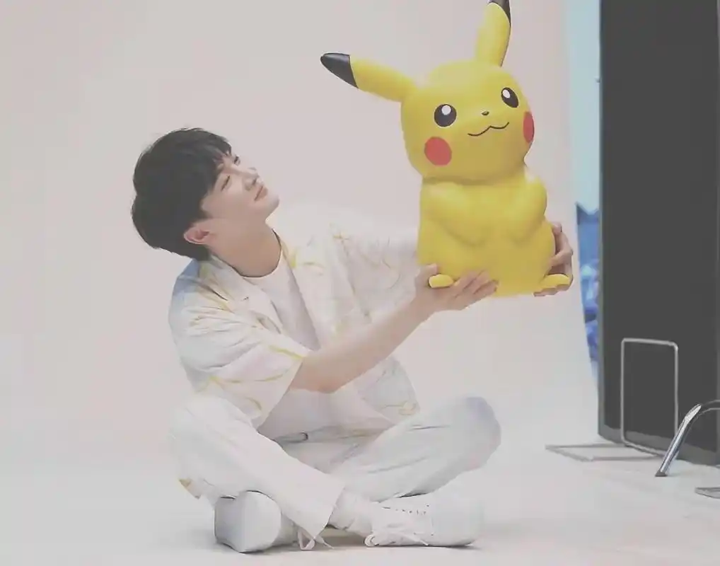 好可爱!#周深#宝藏男孩@卡布叻 - 抖音