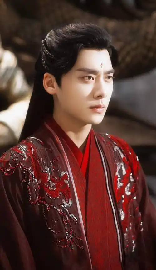 李易峰《镜·双城》开启云荒仙恋,演技提升,网友:颜值封神了|古装