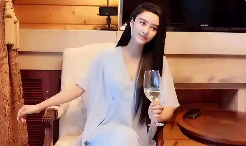 明星出道,嫁主刀医生,婚后发现丈夫有个男朋友_何承熹_范冰冰_余小泉