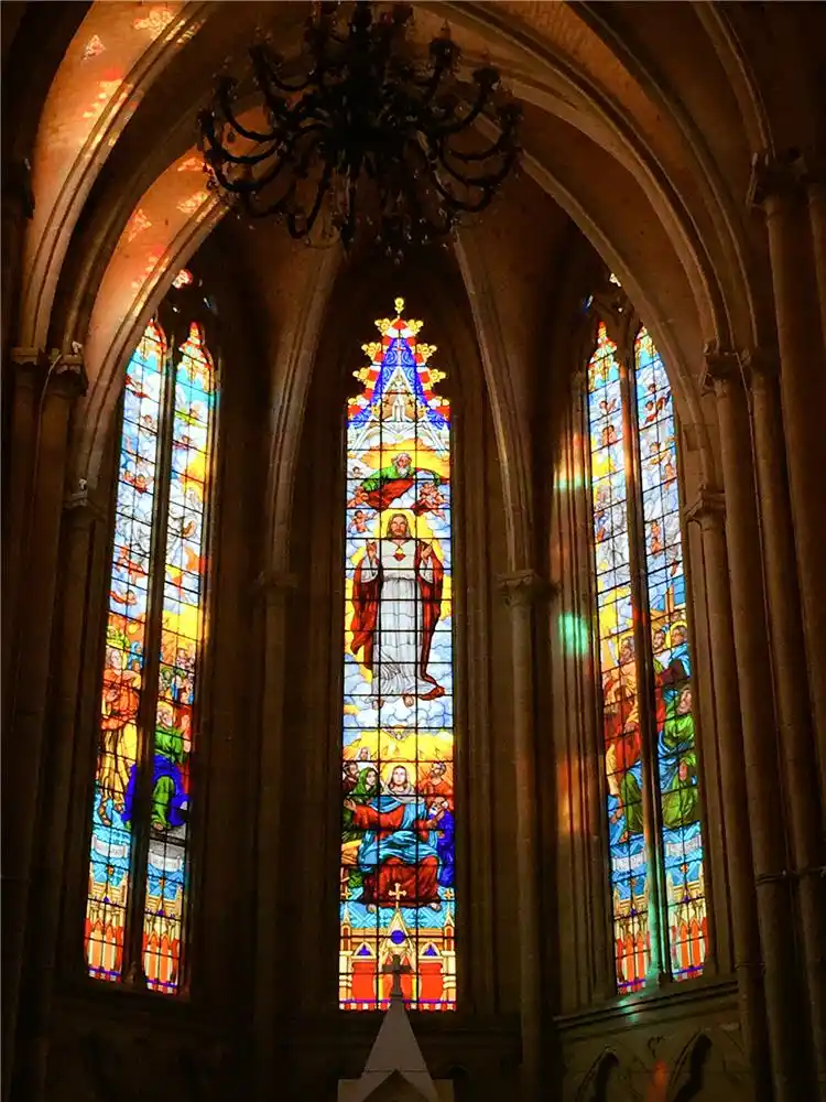 法国人设计,中国人建造_巴黎圣母院