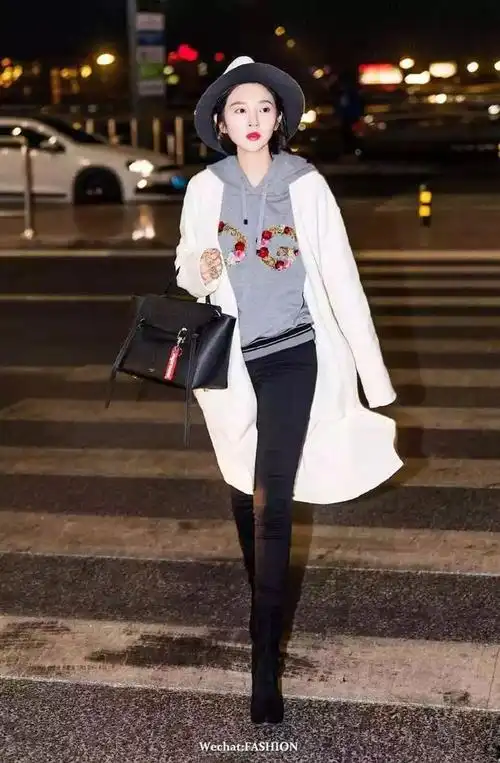 明星周冬雨连续一周都在穿这双鞋因为显腿细呗