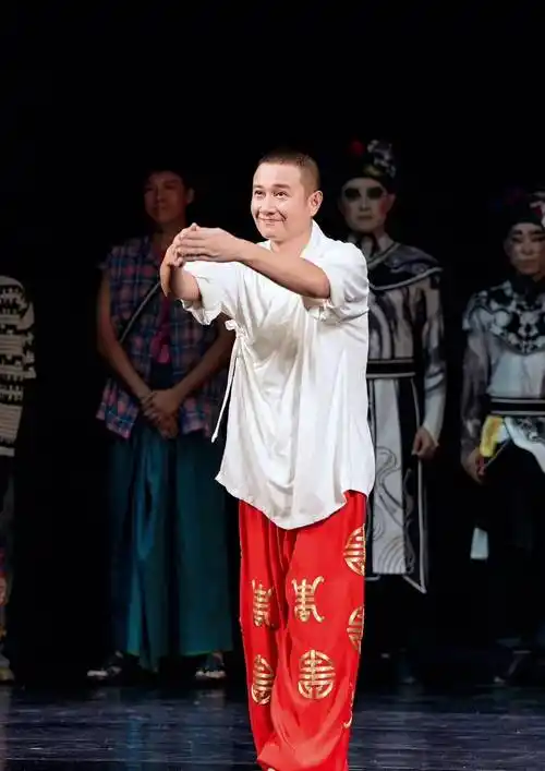 男星趁妻怀孕竟出轨离婚4年 39岁满头白发近况曝_文章_马伊琍_姚笛