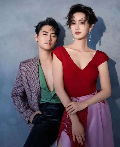 今日柠檬精已上线!袁弘张歆艺情人节甜蜜撒狗粮